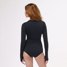 Carica l'immagine nel visualizzatore di Gallery, Model Back: Uv Line Intero Swimsuit Macae Color V22 Ml Fem Black Upf50+