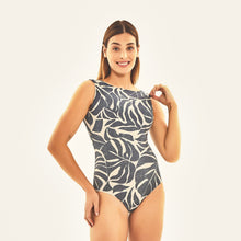 Carica l'immagine nel visualizzatore di Gallery, Model Front: Uv Line Intero Mirela Costela Aco Upf50+