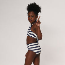 Carica l'immagine nel visualizzatore di Gallery, Model Back: Uv Line Due Pezzi Bambina Bikini Set Listras Upf50+