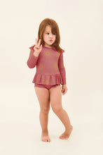 Carica l'immagine nel visualizzatore di Gallery, Model Front: Uv Line Costumi Da Bagno Bebè Baby Shine Malva Up50+