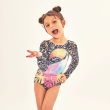 Carica l'immagine nel visualizzatore di Gallery, Model Front: Uv Line Intero Bambina Swimsuit Girl Tucano Upf50+