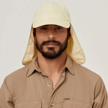 Carica l'immagine nel visualizzatore di Gallery, Model Front: Uv Line Cappello Legionario Neck Cap Africa 2021 Masc Sand Upf50+