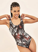 Carica l'immagine nel visualizzatore di Gallery, Model Front: Uv Line Intero Swimsuit Coqueiros Bege Upf50+