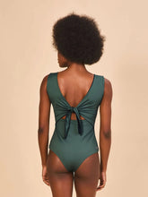 Carica l'immagine nel visualizzatore di Gallery, Model Back: Uv Line Intero Mirela Green Cactus Black Upf50+