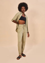 Carica l'immagine nel visualizzatore di Gallery, Model Front: Uv Line Camicia Shirt Copa Sand Upf50+