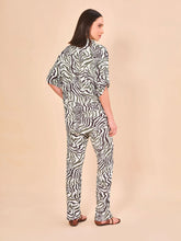 Carica l'immagine nel visualizzatore di Gallery, Model Back: Uv Line Camicia Shirt Copa Fauna Upf50+