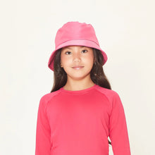 Carica l'immagine nel visualizzatore di Gallery, Model Front: Uv Line Cappello Alla Pescatore Basic Kids Pink Rosa Upf50+