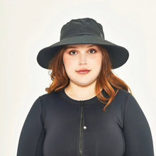 Carica l'immagine nel visualizzatore di Gallery, Model Front: Uv Line Cappello Morbido Hat Lyon Nac L Fem Black Upf50+