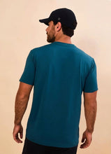 Carica l'immagine nel visualizzatore di Gallery, Model Back: Uv Line Magliette Uomo T-Shirt New Fit Masc Petroleo Upf50+