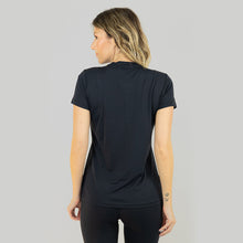 Carica l'immagine nel visualizzatore di Gallery, Model Back: Uv Line Top Da Fitness Sport Fit Fem Preto Upf50+