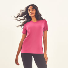 Carica l'immagine nel visualizzatore di Gallery, Model Front: Uv Line Top Da Fitness T-Shirt Sport Fit Fuchsia Upf50+