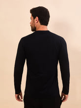 Carica l'immagine nel visualizzatore di Gallery, Model Back: Uv Line Protezioni Da Eruzioni Longsleeve Skin Infratherm Masc Preto Upf50+
