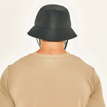 Carica l'immagine nel visualizzatore di Gallery, Model Back: Uv Line Cappello Alla Pescatore Bucket Colors Preto Upf50+
