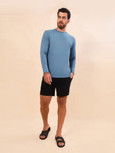 Carica l'immagine nel visualizzatore di Gallery, Model Front: Uv Line Protezioni Da Eruzioni Longsleeve Uvpro Masc Indigo Upf50+
