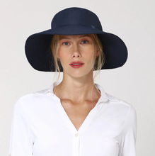 Carica l'immagine nel visualizzatore di Gallery, Model Front: Uv Line Cappello Morbido Hat Lyon Nac L Fem Navy Blue Upf50+
