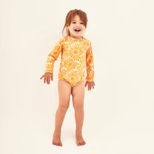 Carica l'immagine nel visualizzatore di Gallery, Model Front: Uv Line Costumi Da Bagno Bebè Baby Solar Amarelo Upf50+
