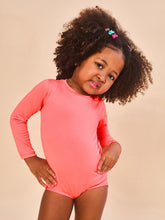 Carica l'immagine nel visualizzatore di Gallery, Model Back: Uv Line Costumi Da Bagno Bebè Baby Longsleeve Swimsuit Coral Upf50+
