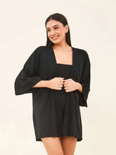 Carica l'immagine nel visualizzatore di Gallery, Model Front: Uv Line Caftano / Copricostume Kimono Color Black Upf50+
