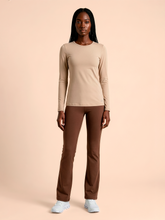 Carica l'immagine nel visualizzatore di Gallery, Model Front: Uv Line Protezioni Da Eruzioni Longsleeve Fem New Fit Sand Upf50+
