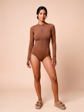 Carica l'immagine nel visualizzatore di Gallery, Model Front: Uv Line Intero Long Sleeve Swimsuit Macae Brown Upf50+
