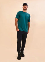Carica l'immagine nel visualizzatore di Gallery, Model Front: Uv Line Magliette Uomo T-Shirt New Fit Masc Petroleo Upf50+
