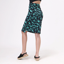 Carica l'immagine nel visualizzatore di Gallery, Model Back: Uv Line Pareo Canga Estrela Upf50+
