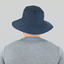 Carica l'immagine nel visualizzatore di Gallery, Model Back: Uv Line Cappello Alla Pescatore Hat Australia Nac Masc Navy Blue Lead Upf50+
