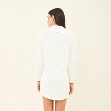 Carica l'immagine nel visualizzatore di Gallery, Model Back: Uv Line Camicia Shirtdress Copenhagen Fem Off White Upf50+
