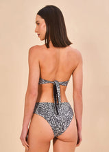 Carica l'immagine nel visualizzatore di Gallery, Model Back: Uv Line Completo Set Bandeau Asas Upf50+
