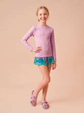Carica l'immagine nel visualizzatore di Gallery, Model Front: Uv Line Protezioni Da Eruzioni Longsleeve Uvpro Kids Rose Upf50+
