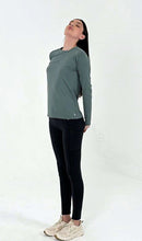 Carica l'immagine nel visualizzatore di Gallery, Product Front: Uv Line Protezioni Da Eruzioni Longsleeve Fem New Fit Textura Verde Jade Upf50+
