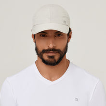 Carica l'immagine nel visualizzatore di Gallery, Model Front: Uv Line Berretto Cap Uvpro Areia Upf50+
