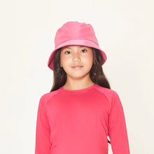 Carica l'immagine nel visualizzatore di Gallery, Model Front: Uv Line Cappello Alla Pescatore Basic Kids Pink Rosa Upf50+
