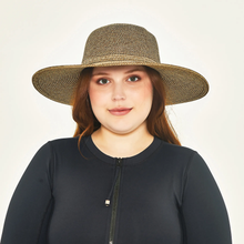 Carica l'immagine nel visualizzatore di Gallery, Model Front: Uv Line Cappello Morbido Hat Jurere Imp Fem Mescla Upf50+
