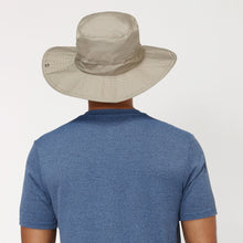 Carica l'immagine nel visualizzatore di Gallery, Model Back: Uv Line Cappello Morbido Safari Kaki Upf50+
