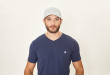 Carica l'immagine nel visualizzatore di Gallery, Model Front: Uv Line Berretto Cap Uv Pro Masc Grey Upf50+
