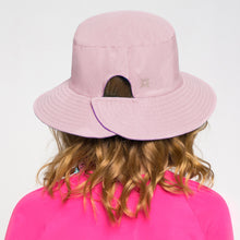 Carica l'immagine nel visualizzatore di Gallery, Model Back: Uv Line Cappello Morbido Hat California Inf Baby Raspberry Upf50+
