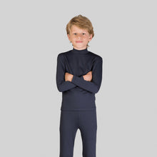 Carica l'immagine nel visualizzatore di Gallery, Model Front: Uv Line Protezioni Da Eruzioni Rash Guard Kids High-Neck Black Upf50+
