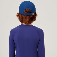 Carica l'immagine nel visualizzatore di Gallery, Model Back: Uv Line Berretto Cap Teens Colors Inf Navyblue Upf50+
