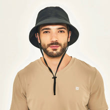 Carica l'immagine nel visualizzatore di Gallery, Model Front: Uv Line Cappello Alla Pescatore Bucket Colors Preto Upf50+
