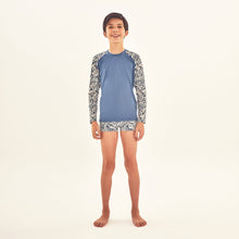 Carica l'immagine nel visualizzatore di Gallery, Model Front: Uv Line Protezioni Da Eruzioni Rash Guard Kids Costela Aco Off White Upf50+
