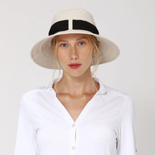 Carica l'immagine nel visualizzatore di Gallery, Model Front: Uv Line Cappello Morbido Hat Paris Ville L Fem Sand Upf50+
