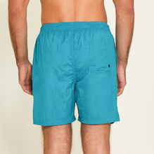 Carica l'immagine nel visualizzatore di Gallery, Model Back: Uv Line Bermuda / Uomo Short Lucca Petroleo Upf50+
