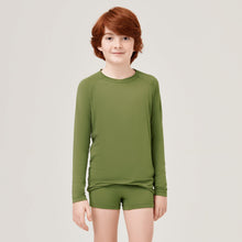 Carica l'immagine nel visualizzatore di Gallery, Model Front: Uv Line Protezioni Da Eruzioni Longsleeve Uvrpo Inf Verde Militar Upf50+
