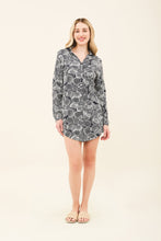 Carica l'immagine nel visualizzatore di Gallery, Model Front: Uv Line Camicia Shirtdress Dalia Marinho Upf50+
