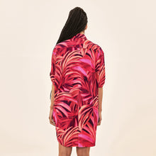 Carica l'immagine nel visualizzatore di Gallery, Model Back: Uv Line Camicia Shirtdress Copacabana Upf50+
