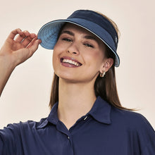 Carica l'immagine nel visualizzatore di Gallery, Model Front: Uv Line Visiera Visor Bali Fem Navy Light Blue Upf50+
