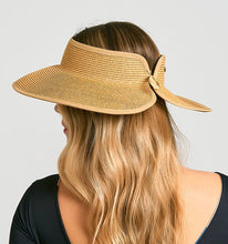 Carica l'immagine nel visualizzatore di Gallery, Model Back: Uv Line Visiera Visor Siena Imp Fem Wheat Upf50+
