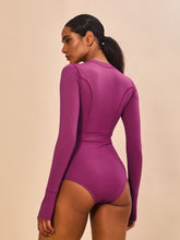 Carica l'immagine nel visualizzatore di Gallery, Model Back: Uv Line Intero Swimsuit Macae Magenta Upf50+
