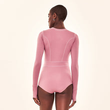 Carica l'immagine nel visualizzatore di Gallery, Model Back: Uv Line Intero Swimsuit Macae Malva Upf50+
